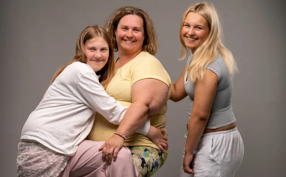 Legende familieportræt i studiet