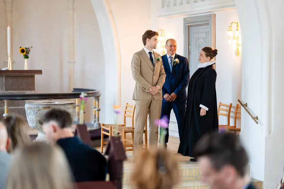Vielse i lys kirke